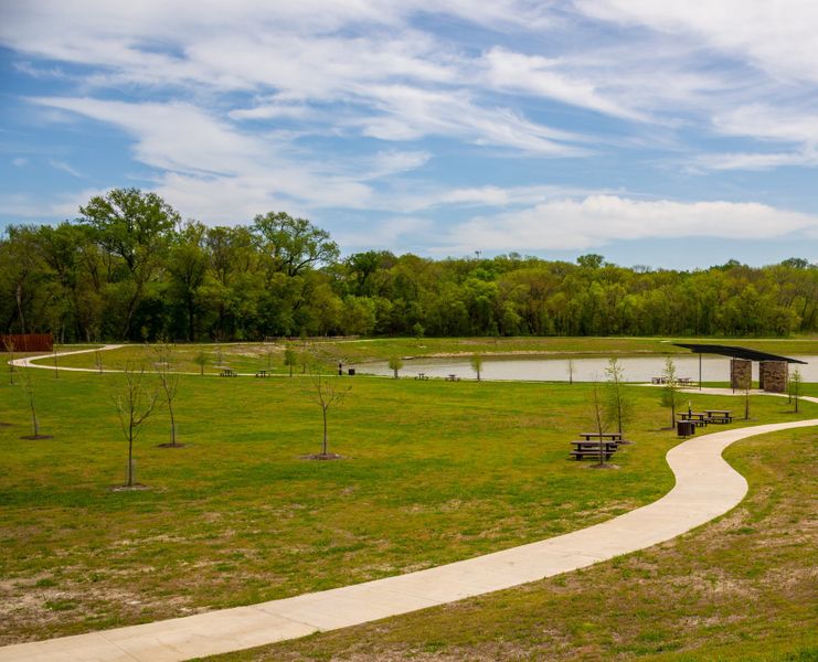 Over 20mi of walking trails