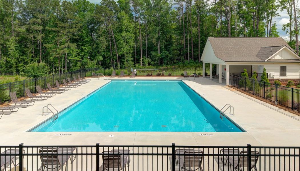 Community amenity available to residents of Crofton Place Enclave in Snellville (Image 12).