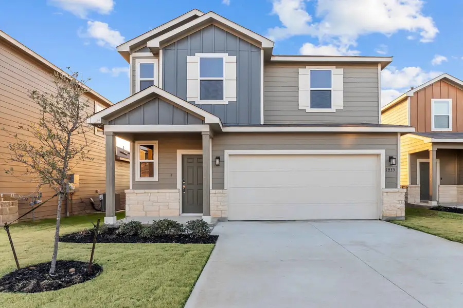 9935 forestier grn exterior 4.1.25 9935 forestier grn exterior 4.1.25