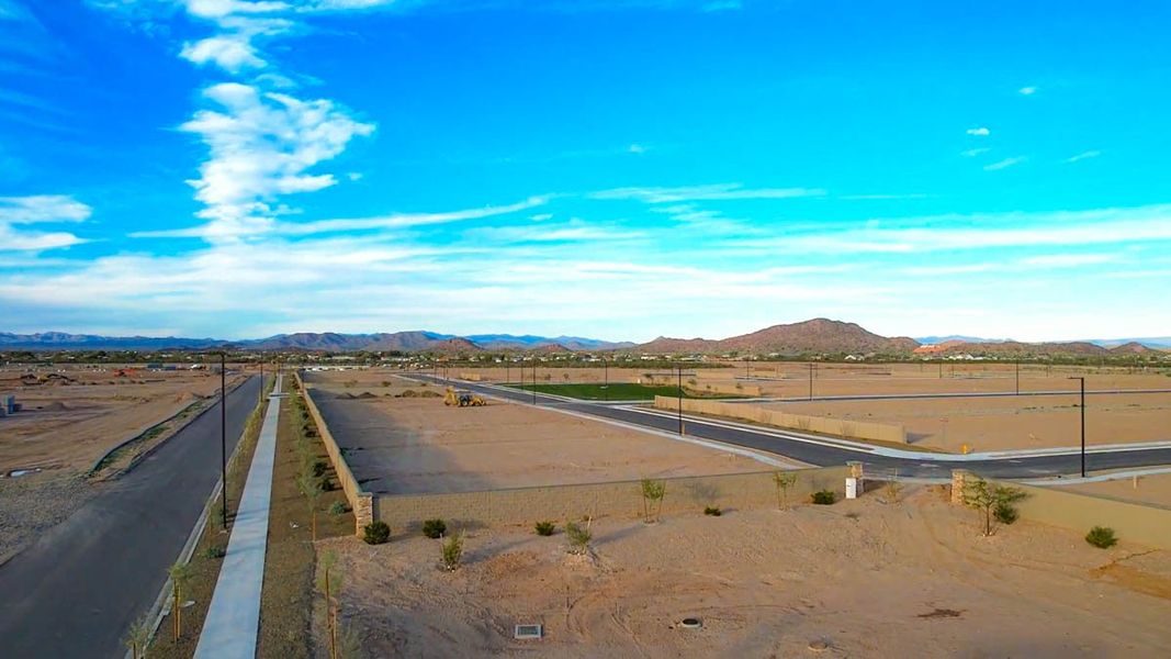 Natural surroundings and green spaces near Mason Ranch in Surprise, AZ (Image 31).