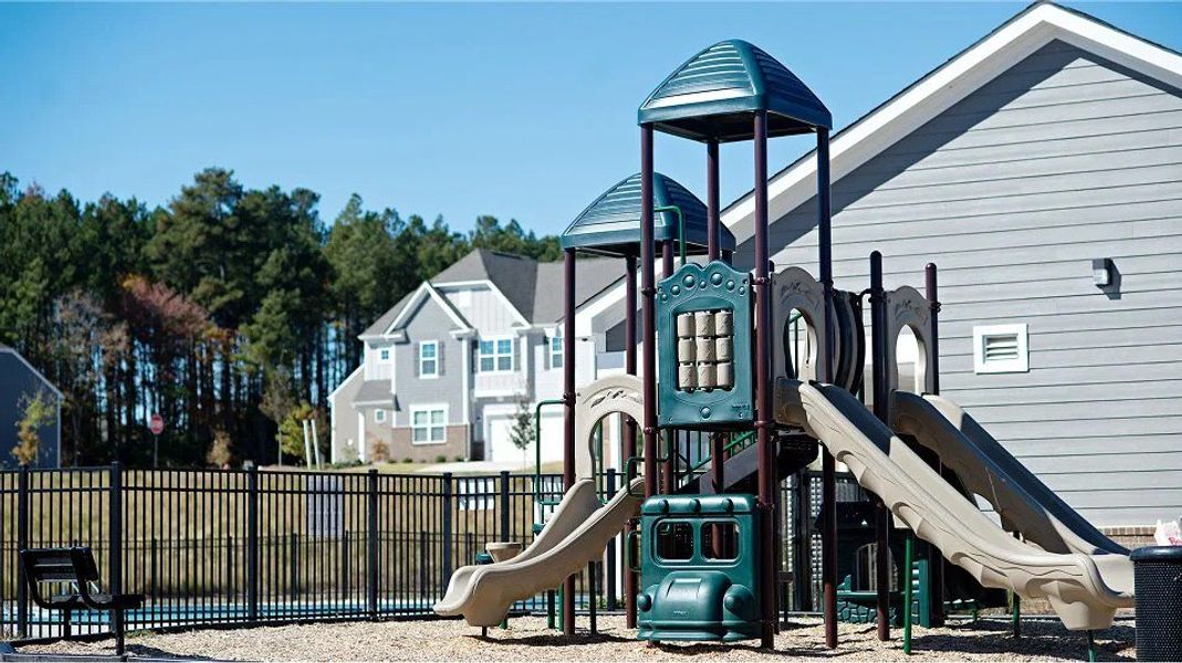 Community amenity available to residents of Falls Cove at Lake Norman: Falls Cove at Lake Norman - Phase 1 in Troutman (Image 4).