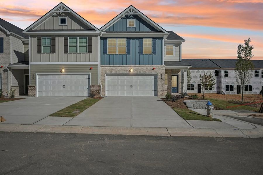 Front exterior of a home in the Chastain Heights community, located in Woodstock, GA (Image 22).