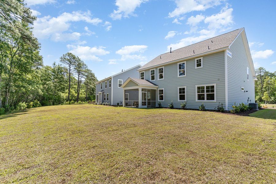 Exterior details of a home in Waterbridge, Myrtle Beach (Image 43).