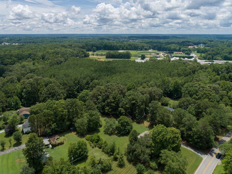 Natural surroundings and green spaces near Elysian at Weddington in Weddington, NC (Image 9). Natural surroundings and green spaces near Elysian at Weddington in Weddington, NC (Image 9).