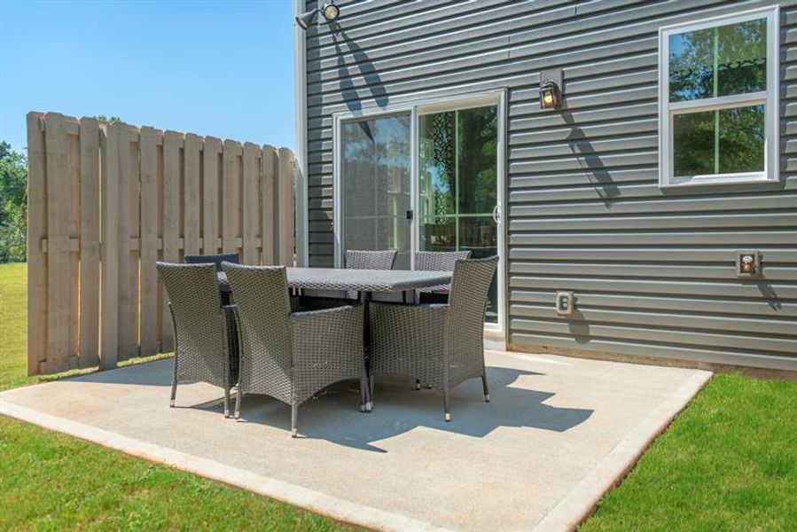 ENJOY A PRIVATE PATIO PERFECT FOR GRILLING, RELAXING AND EASY EVENINGS