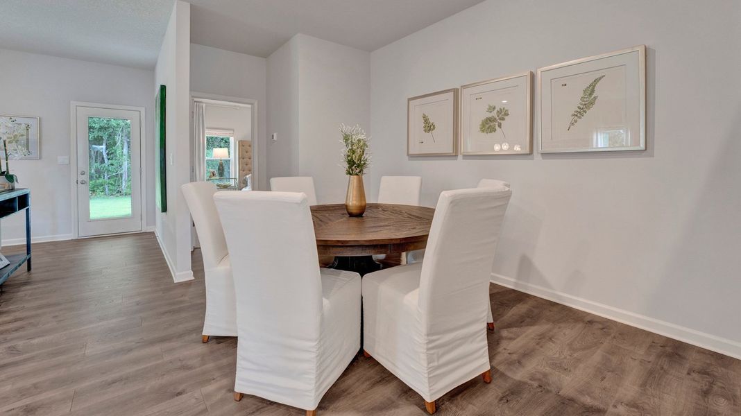 Furnished interior in a model home at Riverwood Gardens in Oakland (Image 37).
