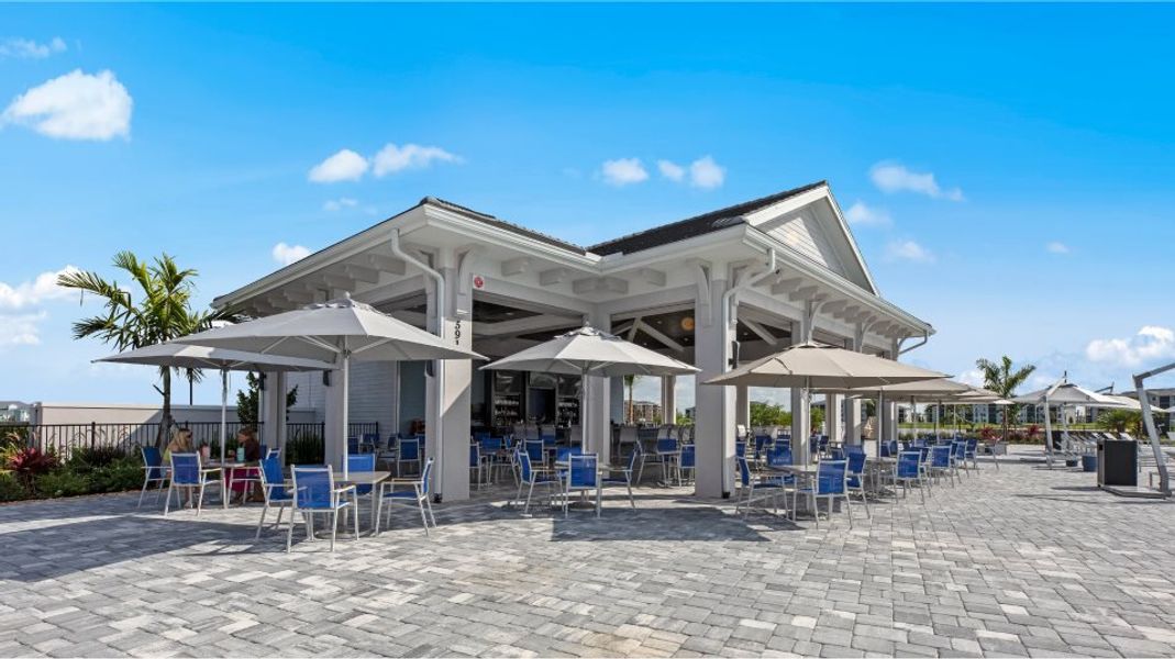 The National golf & country club swimming pool