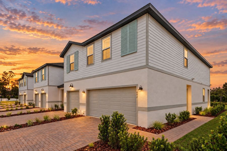 Front exterior of a home in the Shenandoah Reserve community, located in Orlando, FL (Image 16).