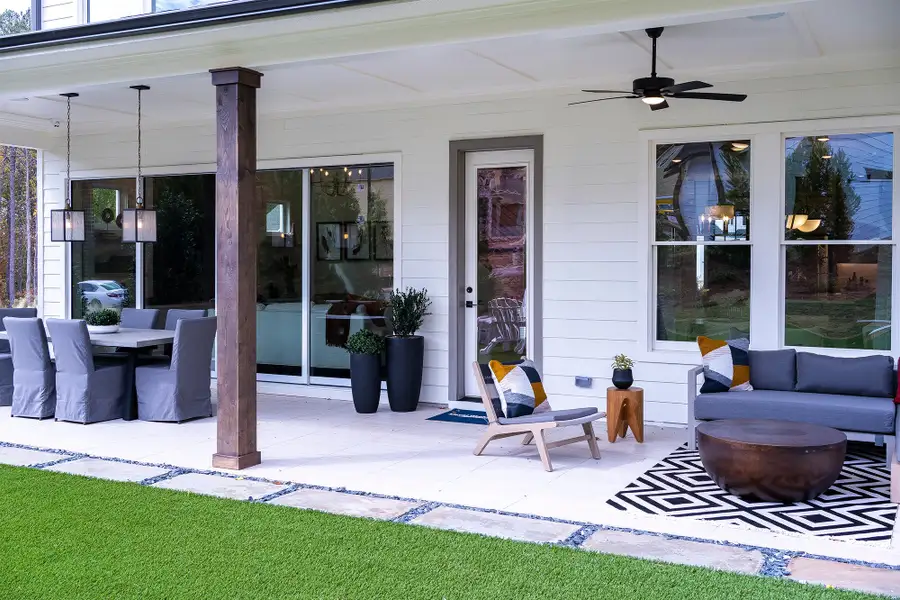Exterior details of a home in Ellis, Marietta (Image 5).