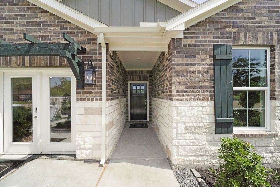 A brick building with windows.