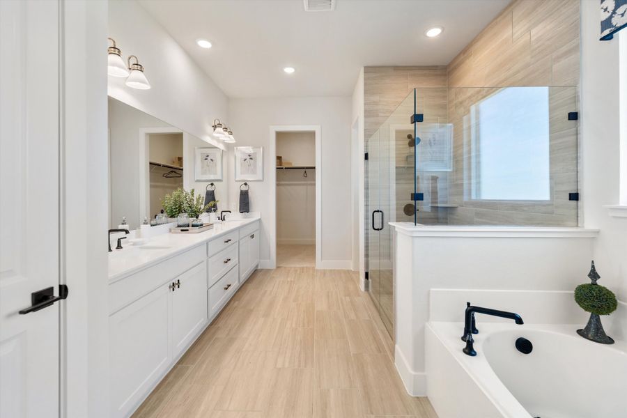 Furnished interior in a model home at Creekview Addition in Van Alstyne (Image 30). Furnished interior in a model home at Creekview Addition in Van Alstyne (Image 30).