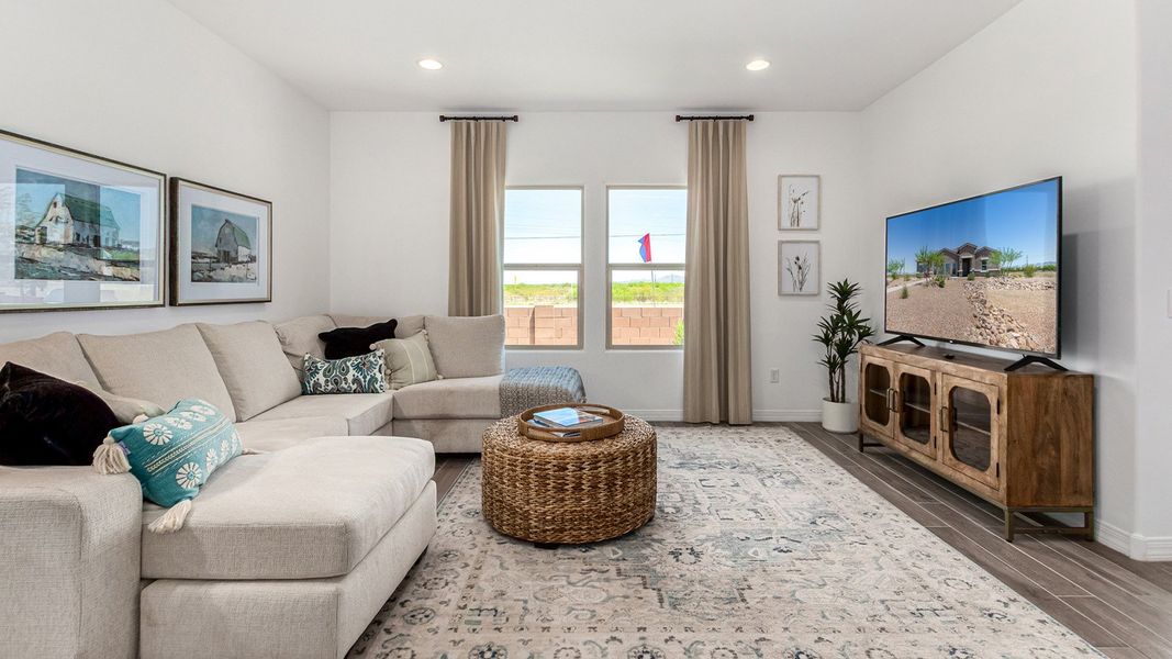 Furnished interior in a model home at Sahuarita Acres in Sahuarita (Image 9).