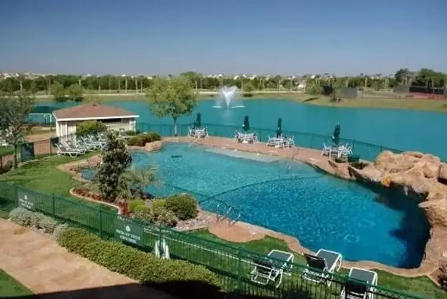 Image 6 of the Savannah - Oglethorpe Village community in Aubrey, TX.