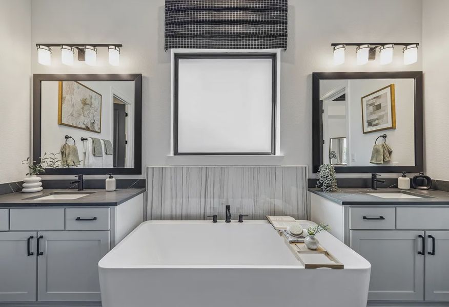 Plan 5039 Model Primary Bath - 9 of 11