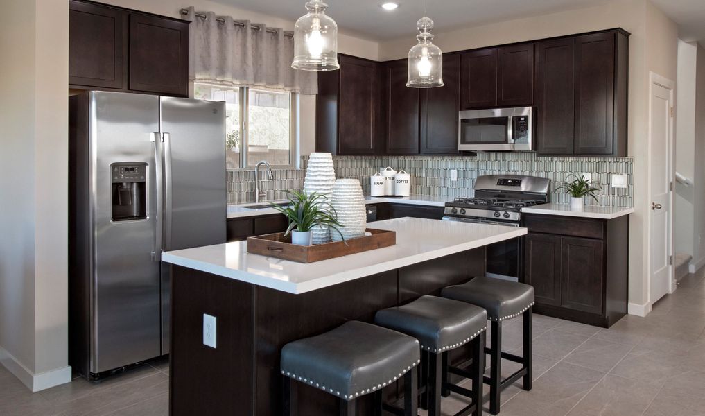 Image 37 of the The Lakes at Rancho El Dorado community in Maricopa, AZ.