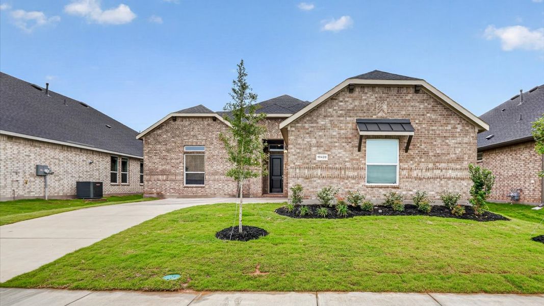 Front exterior of a home in the Eden Ranch community, located in Arlington, TX (Image 1). Front exterior of a home in the Eden Ranch community, located in Arlington, TX (Image 1).