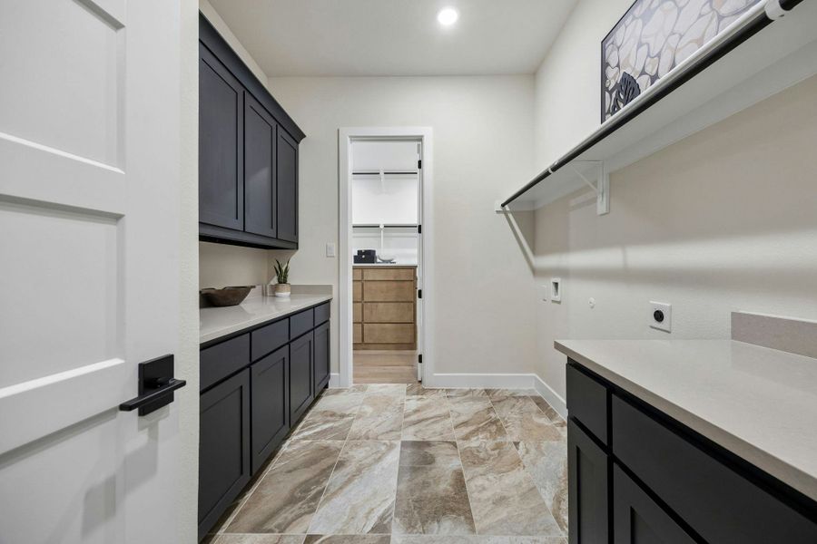 Furnished interior in a model home at Discovery Lakes in Rockwall (Image 37).