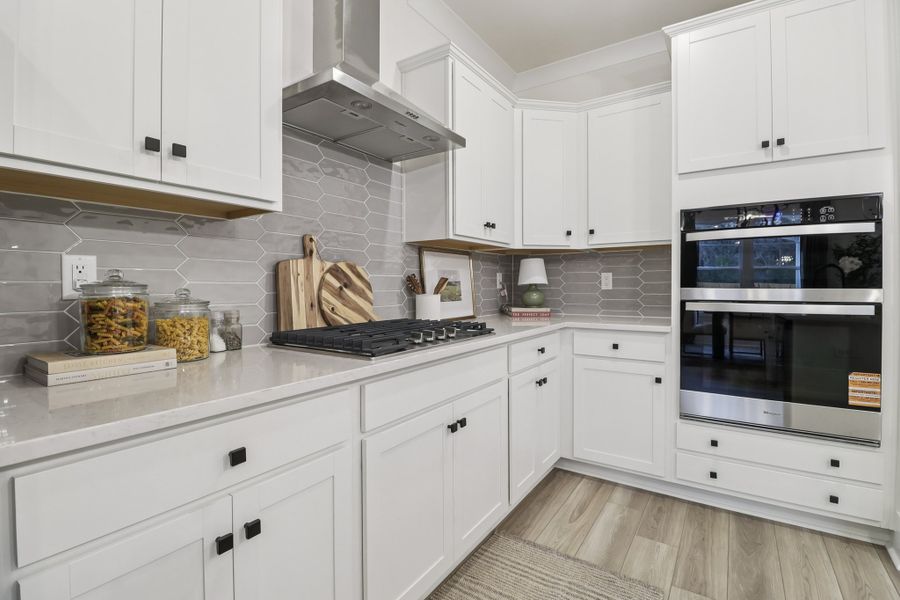 Bradley II - Kitchen