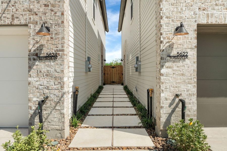 Exterior details of a home in Bertellis Place, Houston (Image 10).
