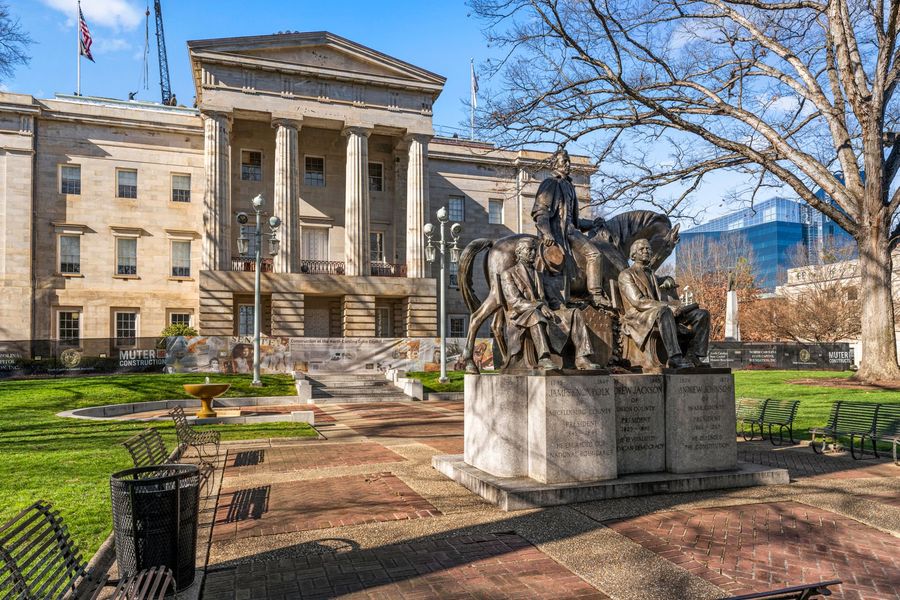 Capital Building just over 1 mile away