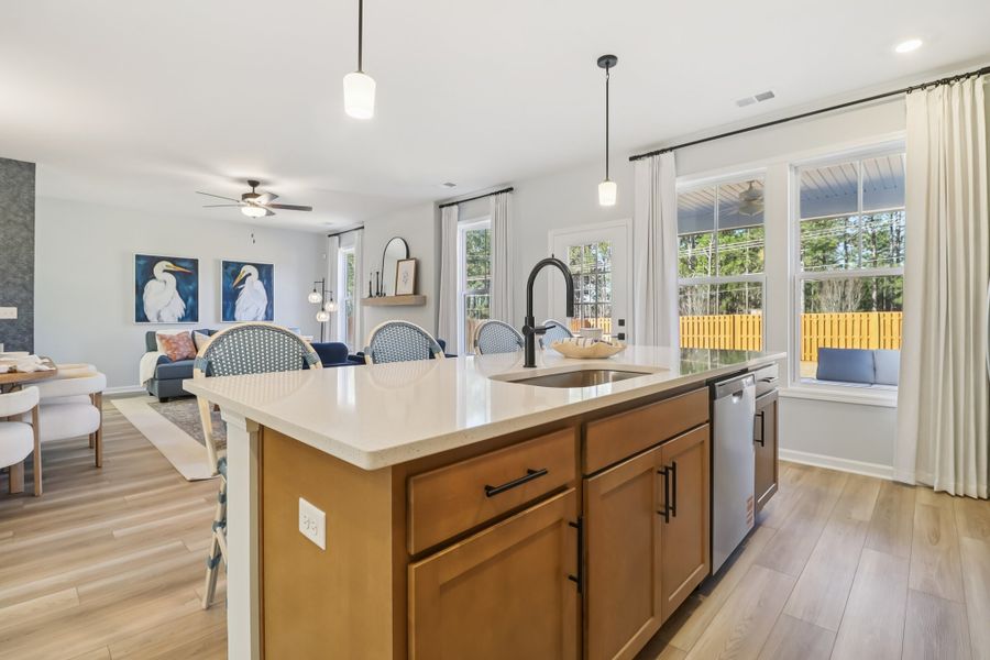 Makenzie II - Kitchen