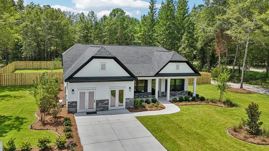 Front exterior of a home in the Raglins Creek community, located in Lugoff, SC (Image 10).