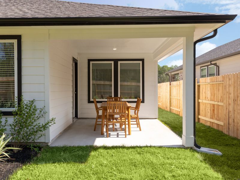 Exterior details of a home in Landing Meadows - Premier Series, New Caney (Image 4).