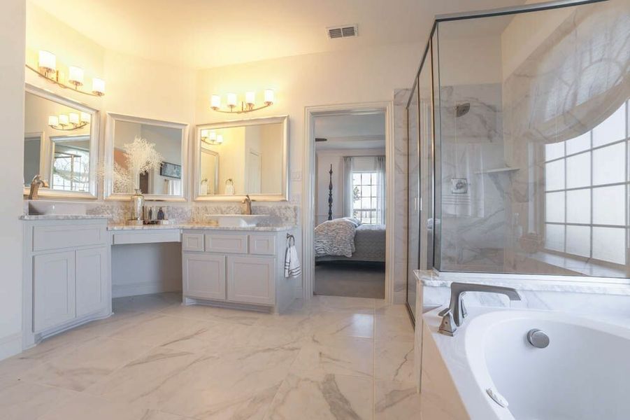 Image 14 of the Hickory Creek community in Red Oak, TX.