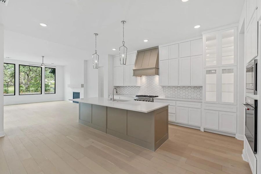 Lynmar II B Kitchen