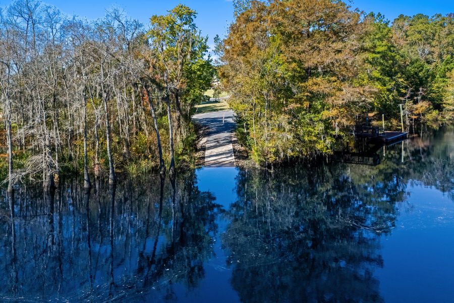 Natural surroundings and green spaces near Pottery Landing in Conway, SC (Image 11).