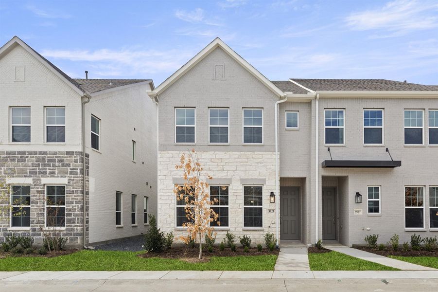Image 98 of the Legends Crossing - Bungalows community in Irving, TX.