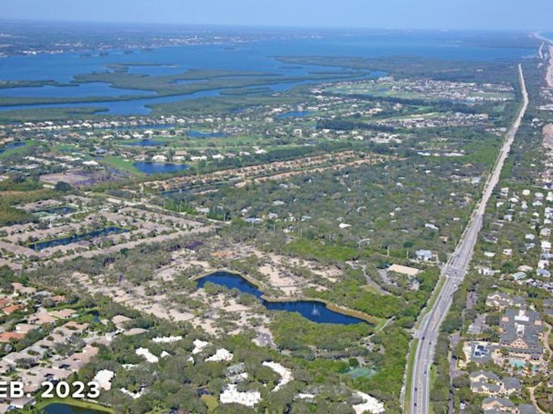 Aerial view of the Seaglass community in Vero Beach, FL, showing layout and nearby surroundings (Image 27).