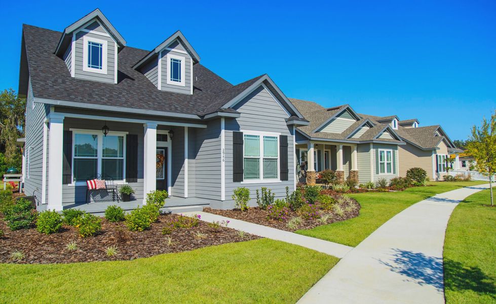 Front exterior of a home in the Oakmont community, located in Gainesville, FL (Image 4).