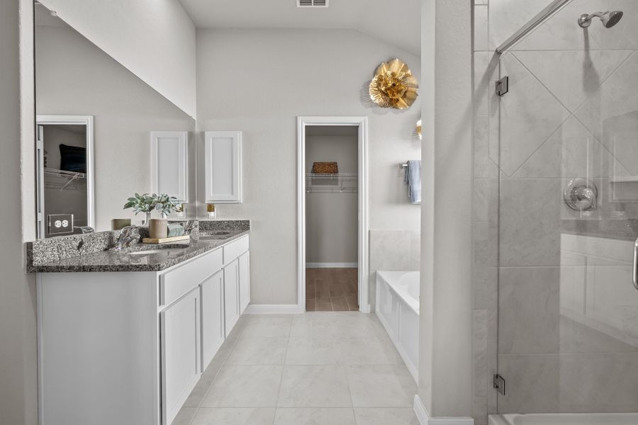 Owner's Bathroom Owner's Bathroom