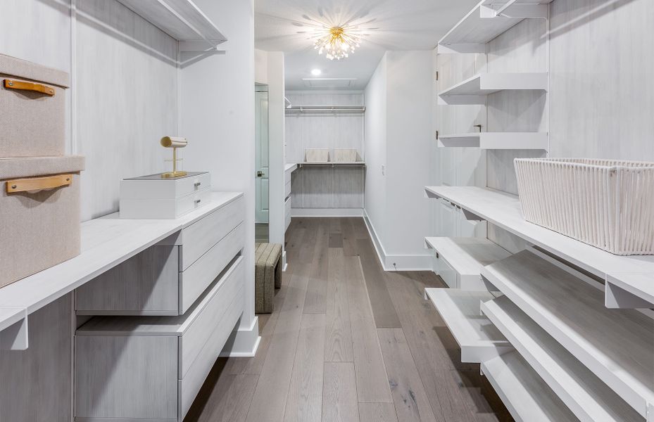 Luxury Walk-In Closets