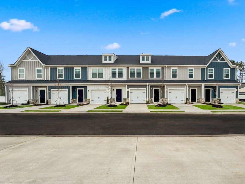 Front exterior of a home in the Amaris community, located in Mauldin, SC (Image 11).
