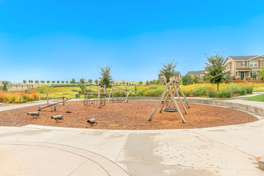 Image 9 of the Baseline Parkside West – Single-Family Homes community in Broomfield, CO.
