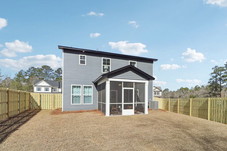 Exterior details of a home in Whiskey Run, New Ellenton (Image 5).