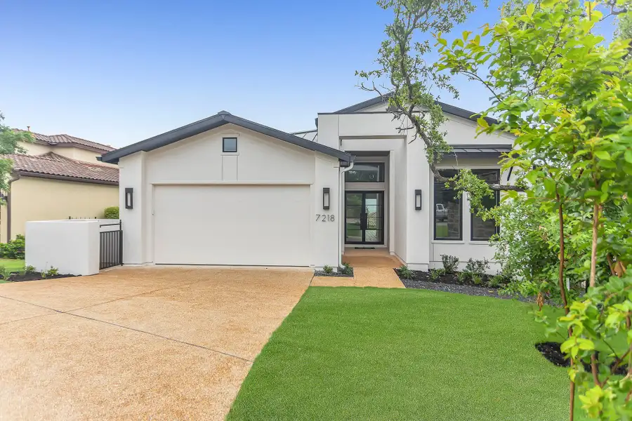 Front exterior of a home in the The Bluff At The Dominion community, located in Shavano Park, TX (Image 2).