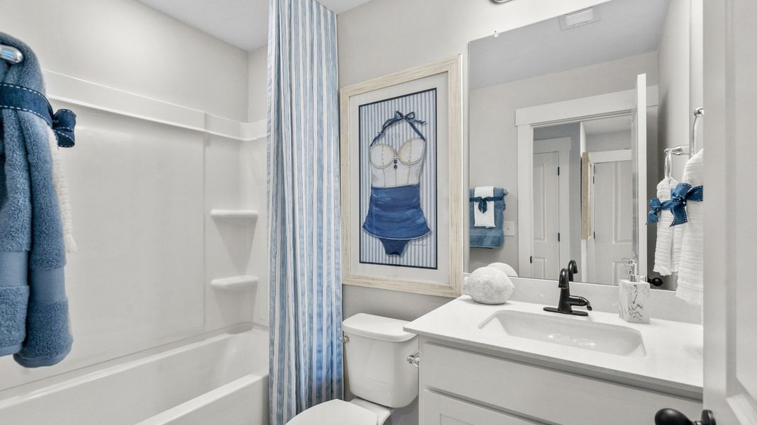 Seabreeze Crossing Townhomes Secondary Bathroom
