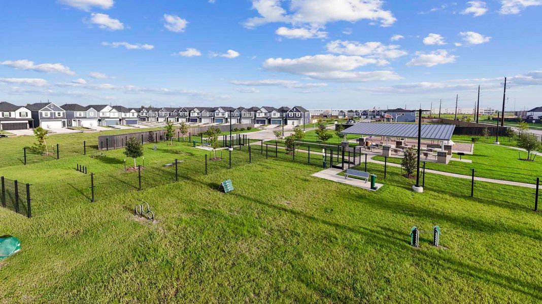 Community amenity available to residents of Grand West in Houston (Image 2).