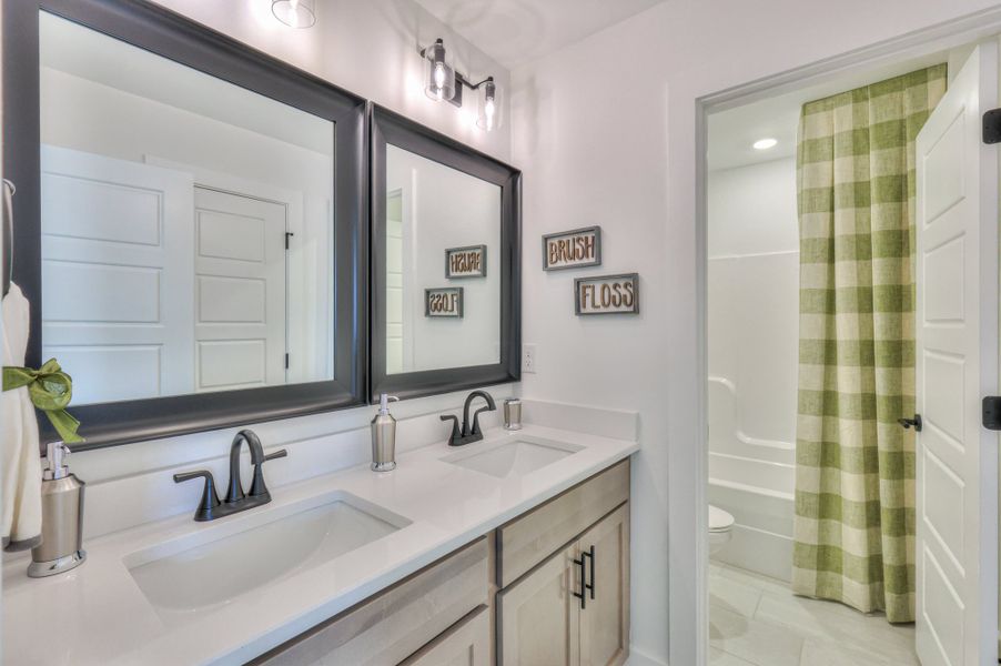 The Elm Model at Ivey Farms