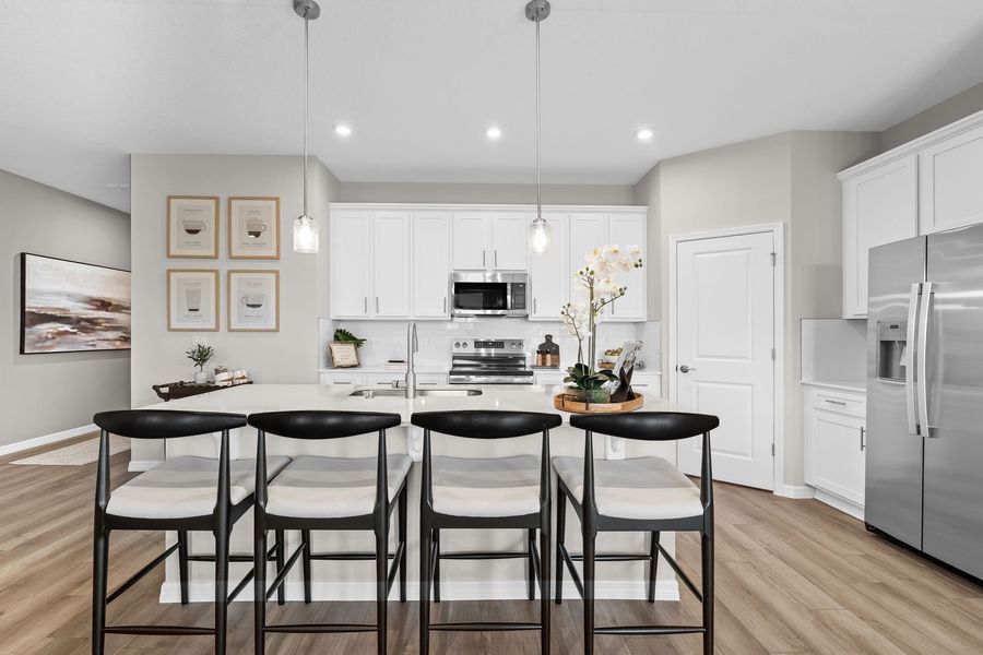 Chef's Kitchens with Island Seating Chef's Kitchens with Island Seating