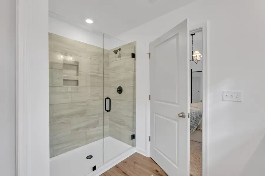 Benton II Primary Bathroom