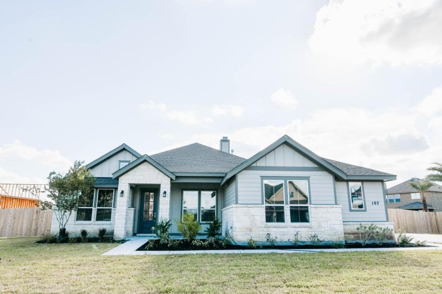 A showcase of a new construction home by Steve Klein Custom Builder, highlighting their design and quality (Image 6). A showcase of a new construction home by Steve Klein Custom Builder, highlighting their design and quality (Image 6).