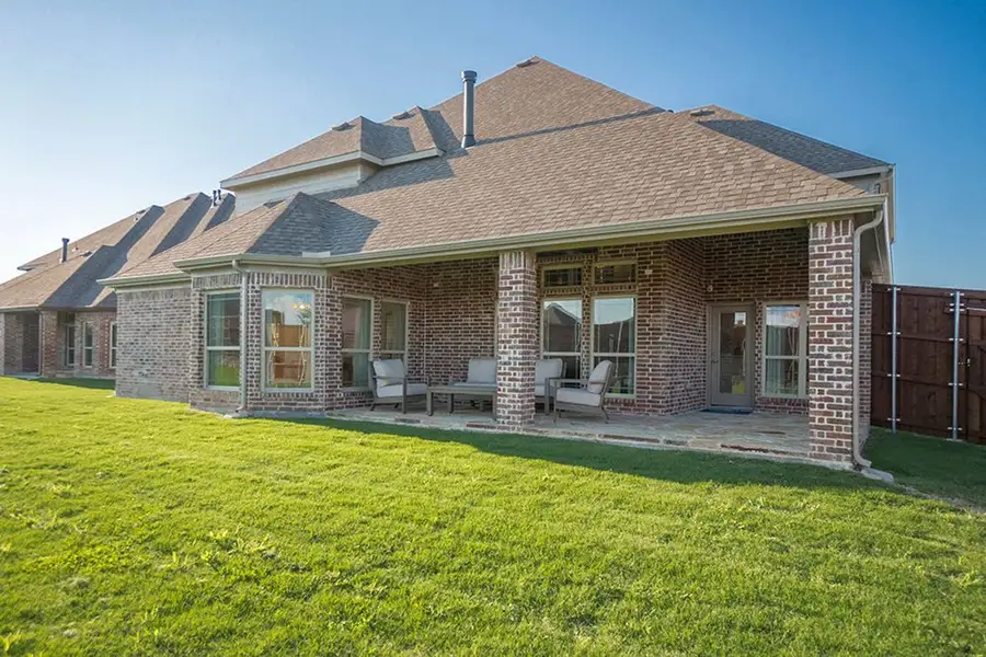 Exterior details of a home in Cambridge Estates, Prosper (Image 2).