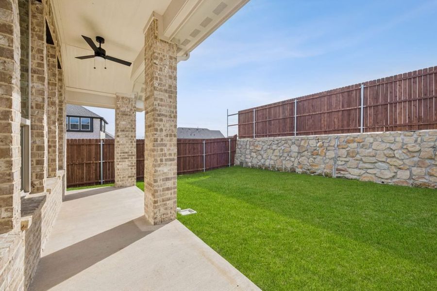 Exterior details of a home in Arcadia Trails, Balch Springs (Image 4).
