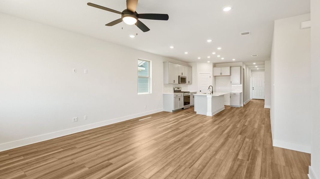 Image 28 of the Cottonwood Farms community in Hutto, TX.