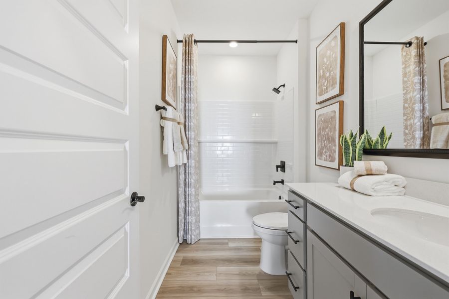 Courtney II - Bathroom