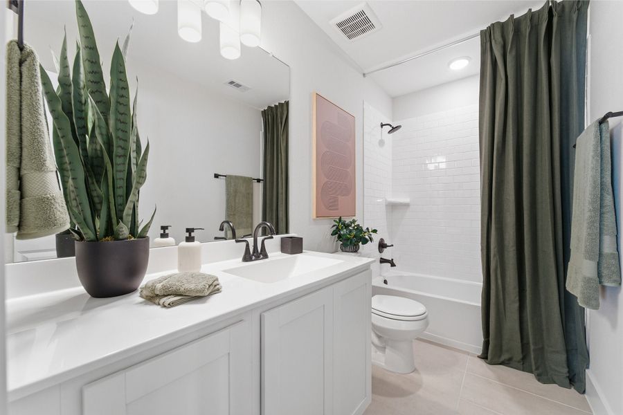 Furnished interior in a model home at Ashland in Angleton (Image 80).